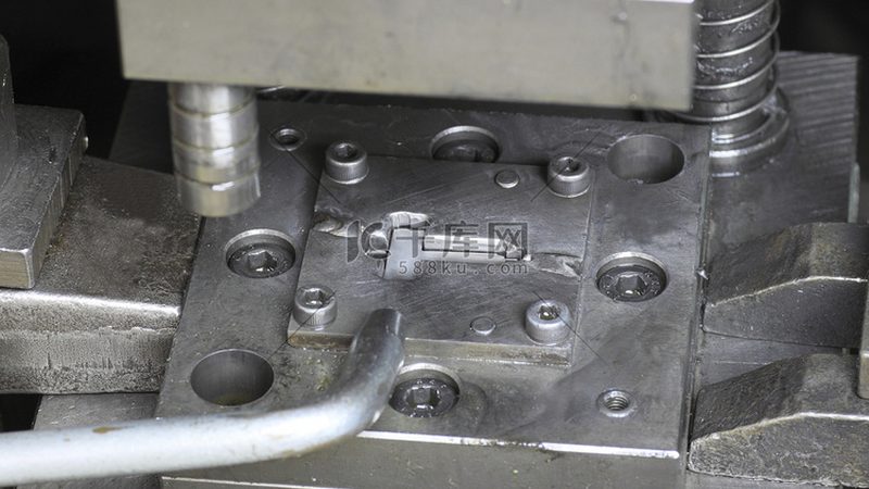 成都模具厂从单件定制到自动化产线的转型之路
