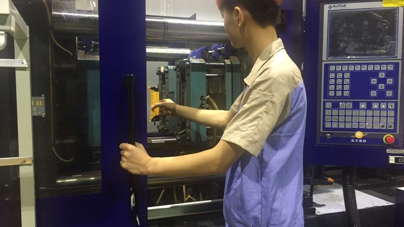 吹塑模具尺寸分类解析：揭秘尺寸背后的奥秘